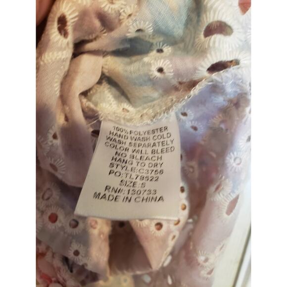 Umgee Pink Floral Eyelet Button Up Blouse Short Sleeve Puff Sleeve Small - Picture 4 of 7